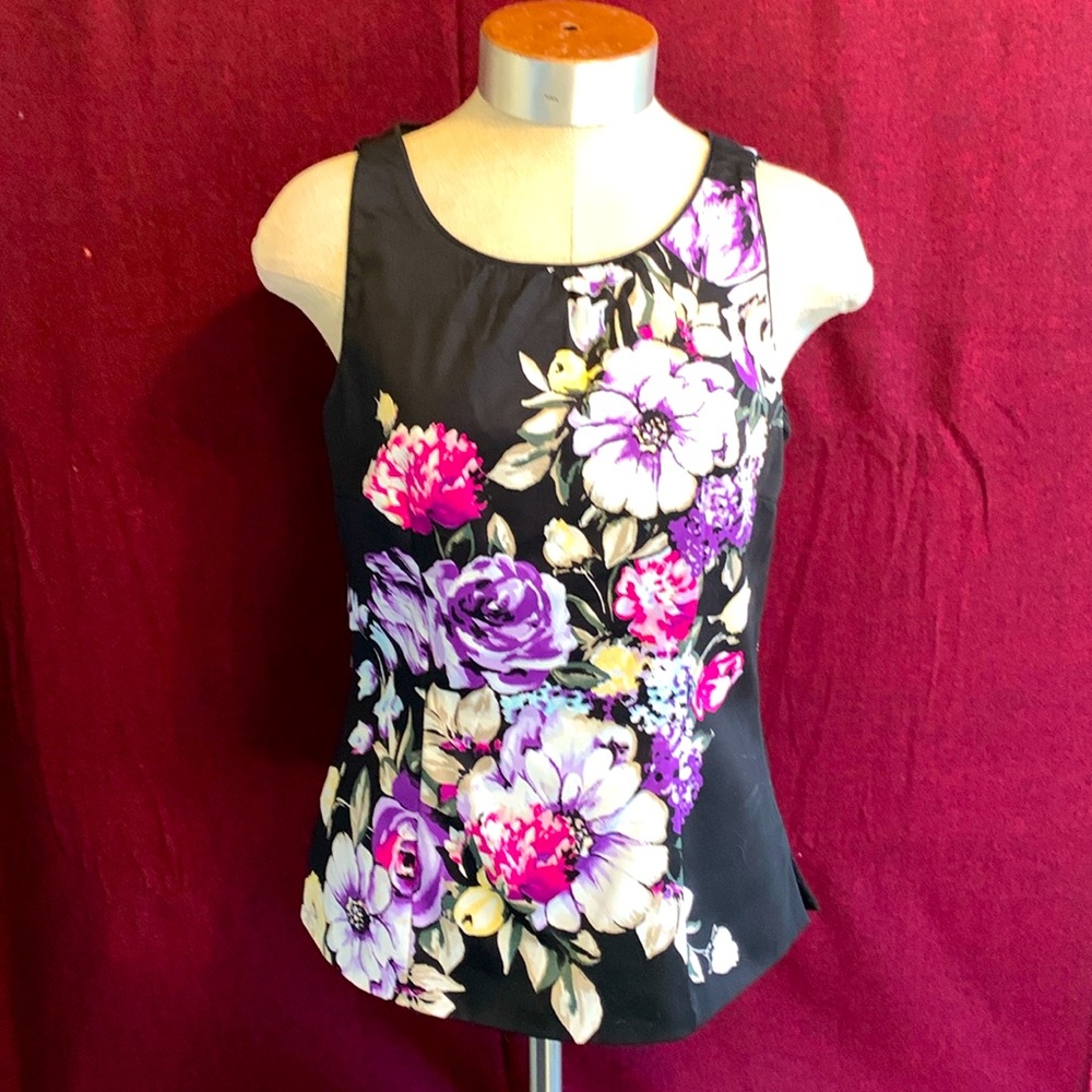 Beautiful summer top. Seldom worn.